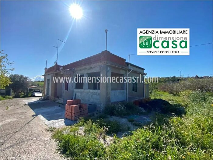 Casa con 6 locali in vendita in Contrada Vassallaggi Sn, San Cataldo