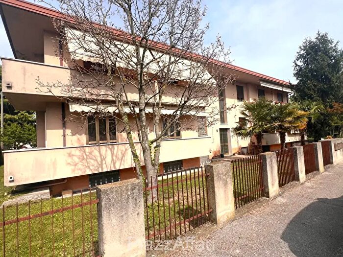 Appartamento con 5 locali in vendita in Via Nicolò Paganini, Piove Di Sacco