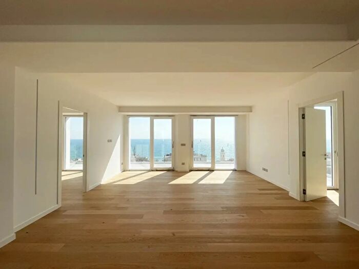 Appartamento quadrilocale in vendita in Via a Solva, Alassio