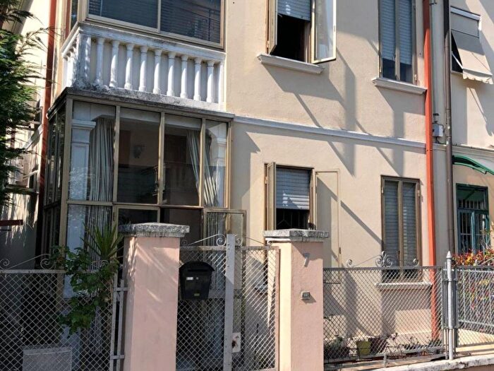 Casa quadrilocale in affitto in Via Antonio Simeone Sografi, San Camillo Nazareth, Padova