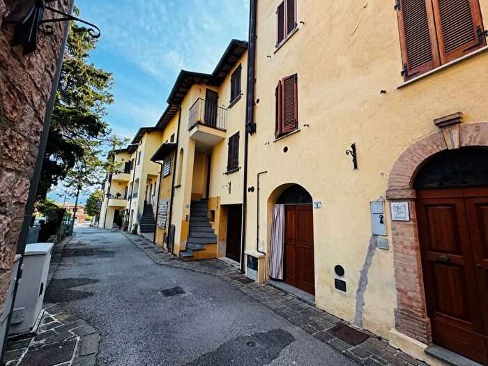 Appartamento quadrilocale in vendita in Frazione San Pellegrino, Gualdo Tadino