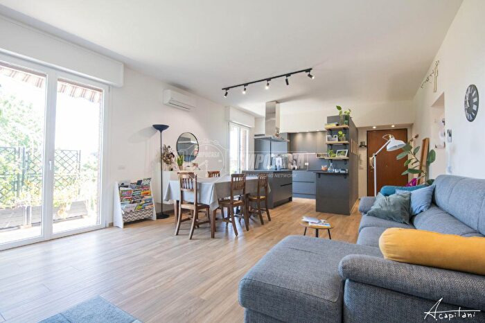 Appartamento trilocale in vendita in Via Michele Fusco, Modena