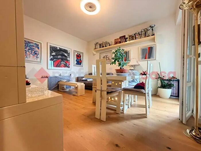 Appartamento trilocale in vendita in Firenze