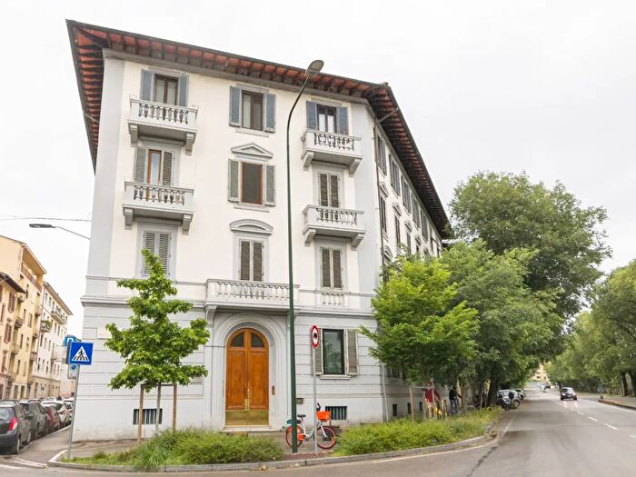 Appartamento quadrilocale in vendita in Viale Redi, Firenze