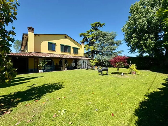 Casa con 13 locali in vendita in Via Treviglio, Crema