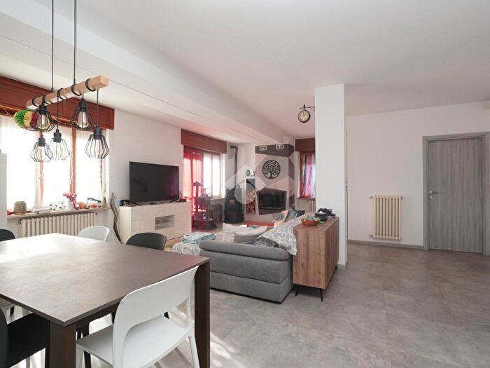 Appartamento quadrilocale in vendita in Via della Libertà, Chiomonte