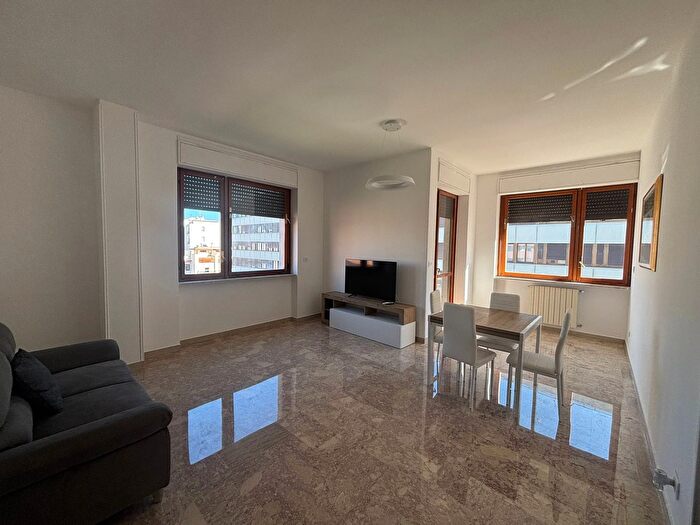 Appartamento trilocale in affitto in Via Giuseppe Zanardelli, Lecce