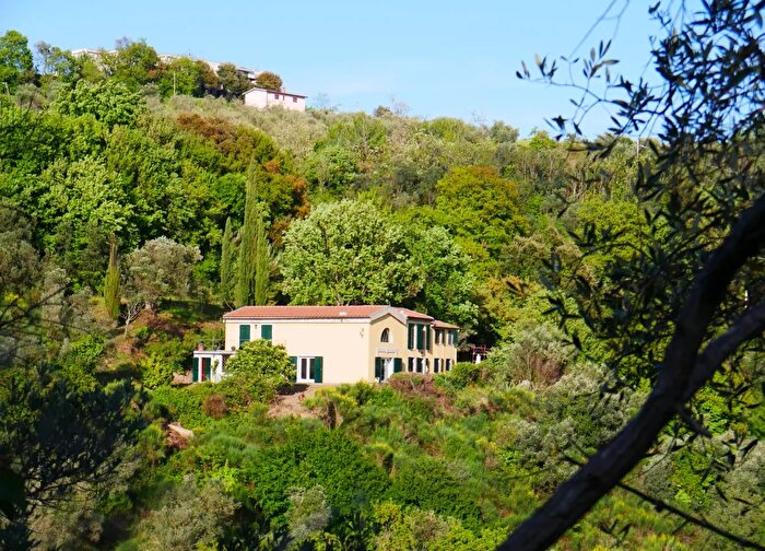 Casa con 8 locali in vendita in Via della Fonte, Roccastrada
