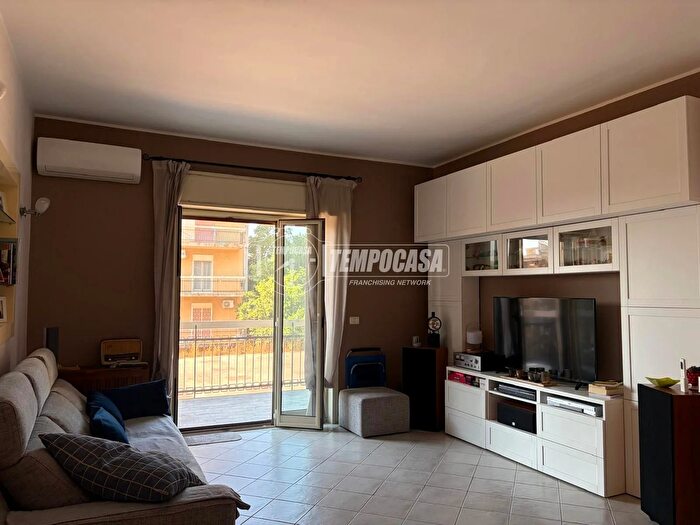 Appartamento quadrilocale in vendita in Via Cristallo, Catania