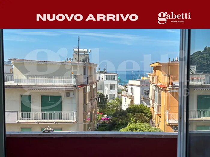 Appartamento quadrilocale in vendita in Corso Italia, Gaeta