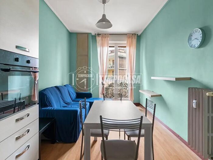Appartamento trilocale in affitto in Via Pacini, Milano