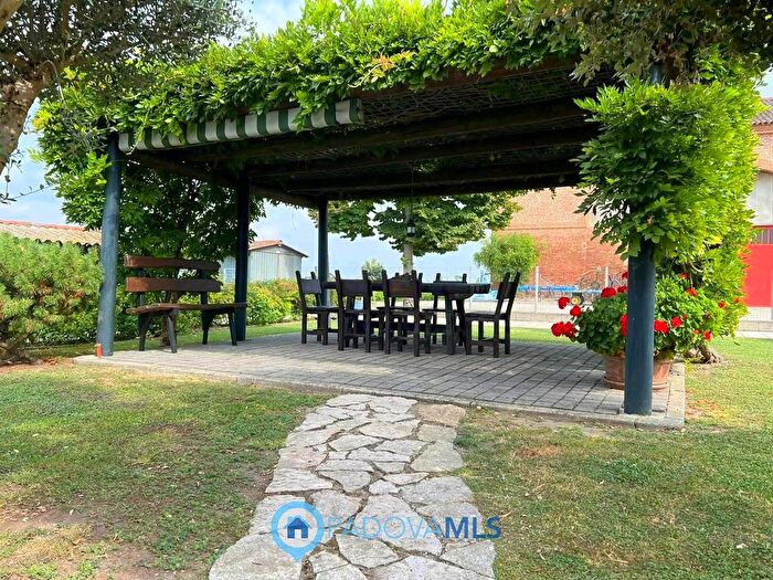 Casa con 5 locali in vendita in Via Nuova, Anguillara Veneta