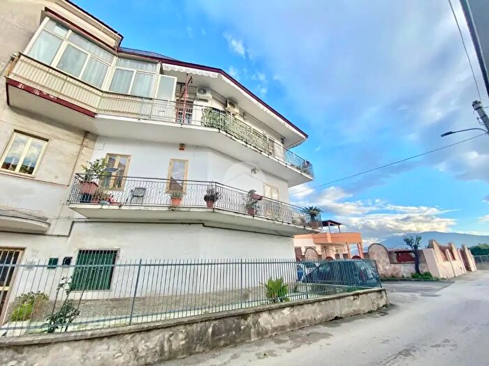 Appartamento trilocale in vendita in Via Domenico Cimarosa, Acerra