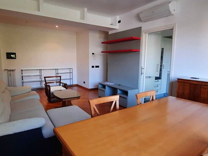 Appartamento trilocale in affitto in Via Gaetano Mario Columba, Colli Albani, Roma