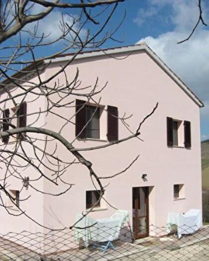 Casa con 6 locali in vendita in Via Pozzetto, Castelplanio