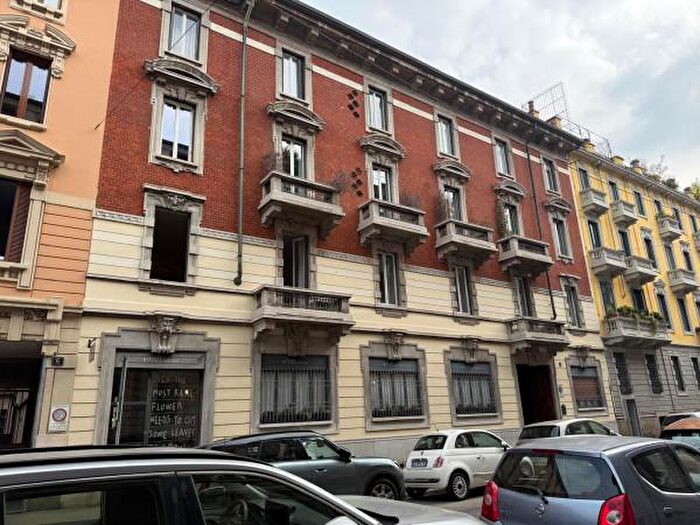 Appartamento con 6 locali in affitto in Via Bartolomeo Panizza, Milano