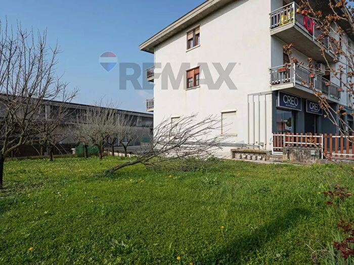 Appartamento trilocale in vendita in Via Milano, Terno D'Isola