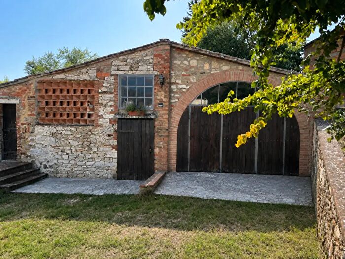 Casa bilocale in vendita in Asciano