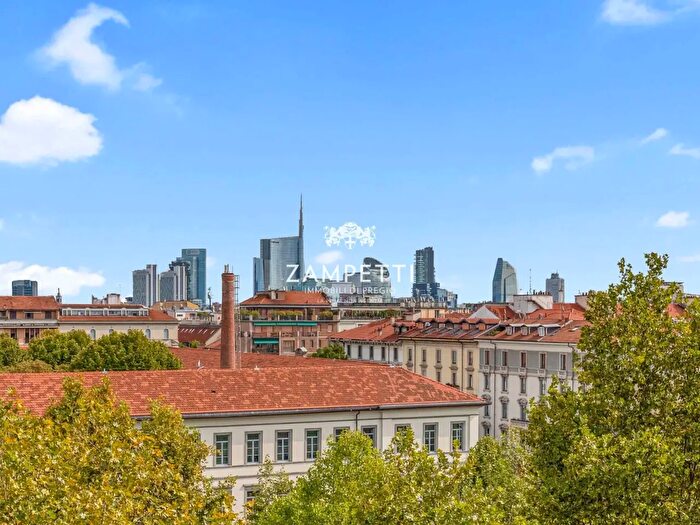 Appartamento quadrilocale in vendita in Corso Sempione, Milano