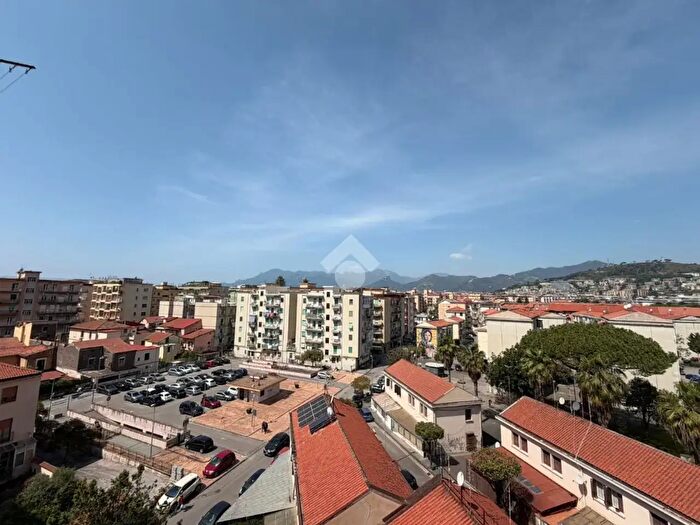 Appartamento quadrilocale in vendita in Via Amendola Gian Battista, Salerno
