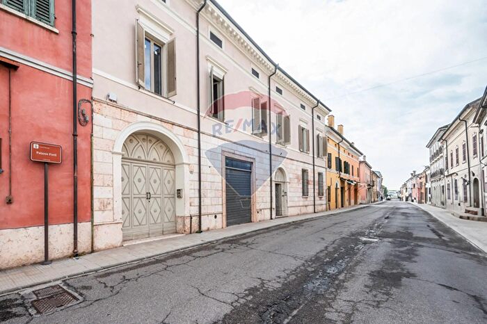 Casa con 15 locali in vendita in Via Matteotti, Bozzolo