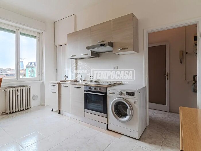 Appartamento monolocale in affitto in Piazza Insubria, Milano