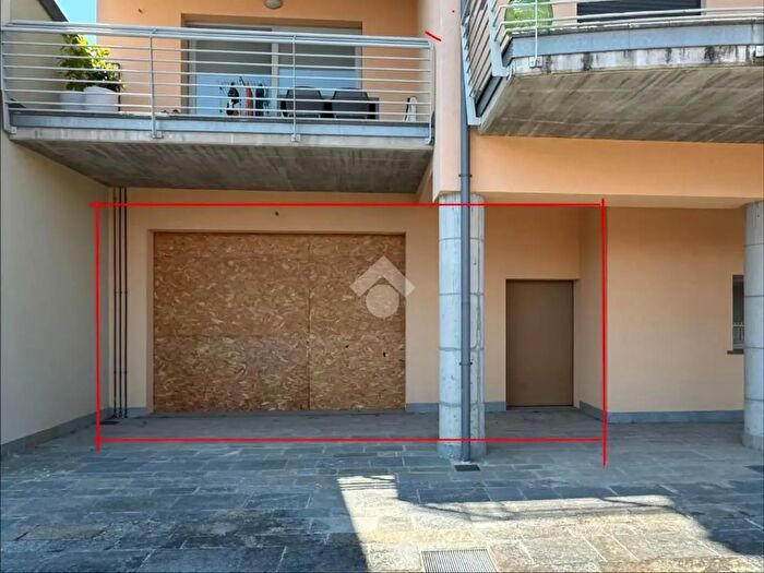 Appartamento trilocale in vendita in Via dei Fantoni, Solto Collina