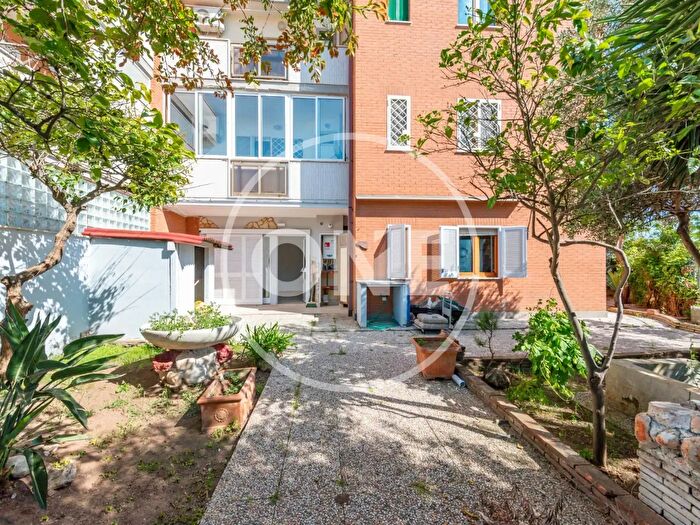 Appartamento trilocale in vendita in Via Sicilia, Ardea