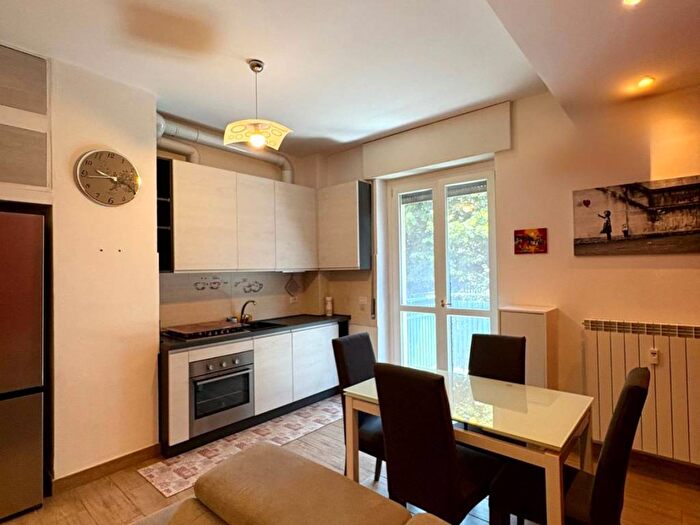 Appartamento trilocale in affitto in Viale Ungheria, Viale Ungheria Mecenate, Milano