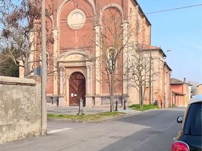 Casa con 6 locali in vendita in Via Marziani, Gambarana