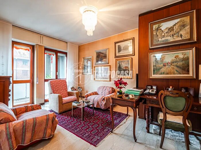 Appartamento quadrilocale in vendita in Via Ronchi, Milano