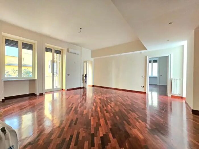 Appartamento quadrilocale in vendita in Via Girolamo Santacroce, Napoli