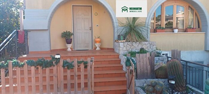 Casa con 6 locali in affitto in Traversa Sinerchia Siracusa Sr, Siracusa