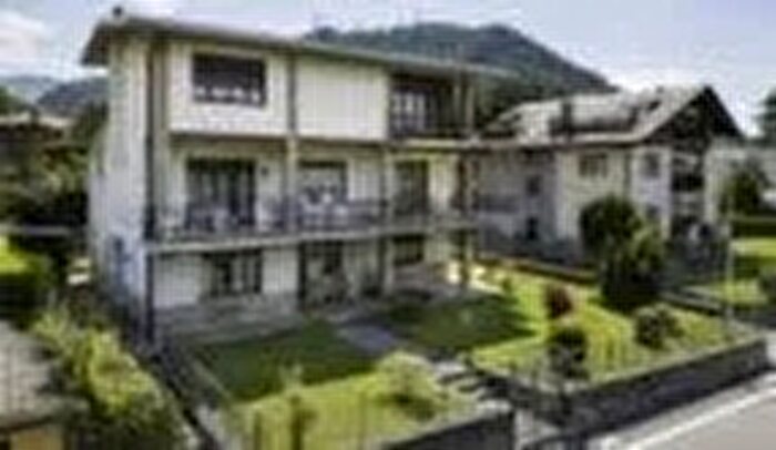 Casa con 12 locali in vendita in Rovetta