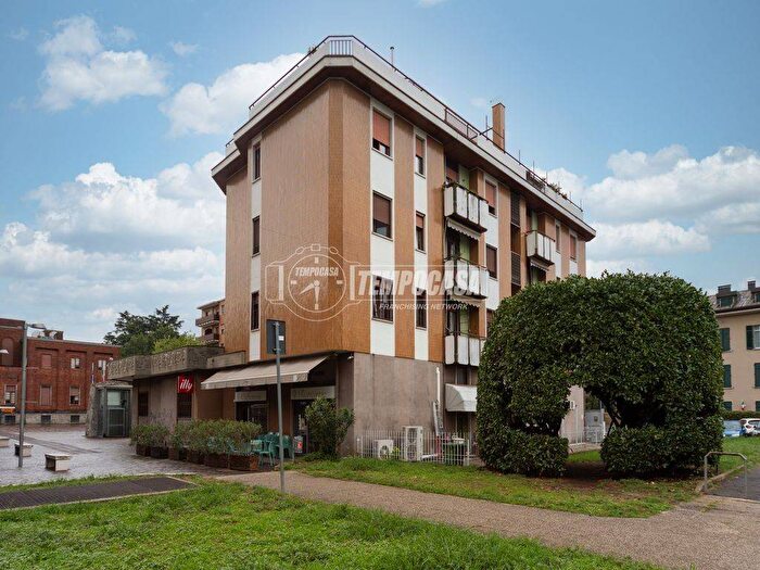 Appartamento trilocale in vendita in Via Giacomo Leopardi, Villasanta