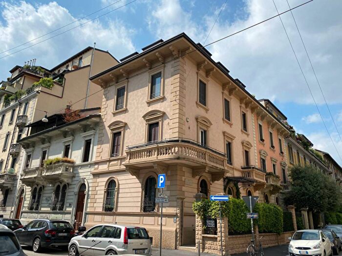 Appartamento monolocale in affitto in Via Archimede, Plebisciti Susa, Milano