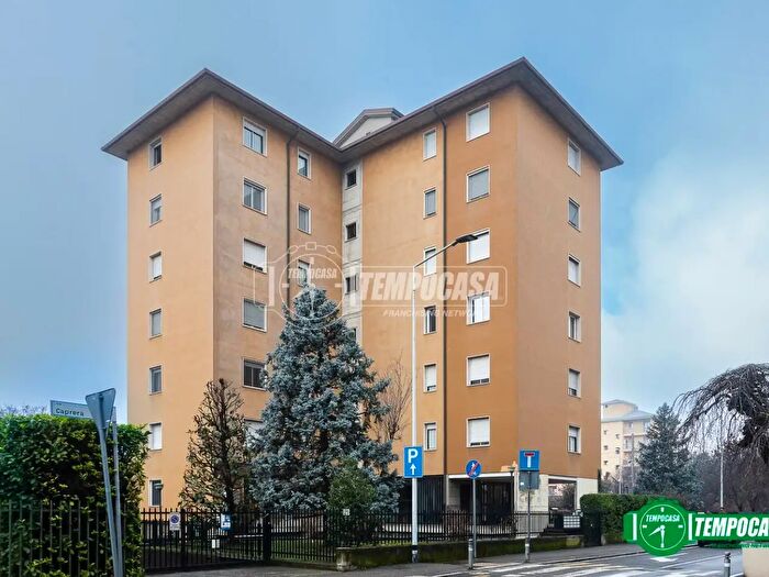 Appartamento trilocale in vendita in Via Caprera, Bergamo