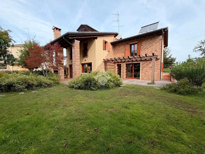 Casa con 5 locali in vendita in Via Caseggiato, Villorba