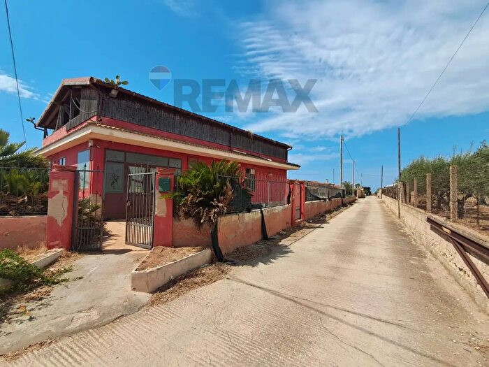 Casa con 5 locali in vendita in Cda Sughero Snc, Santa Croce Camerina