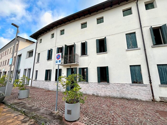 Casa con 6 locali in vendita in Chions