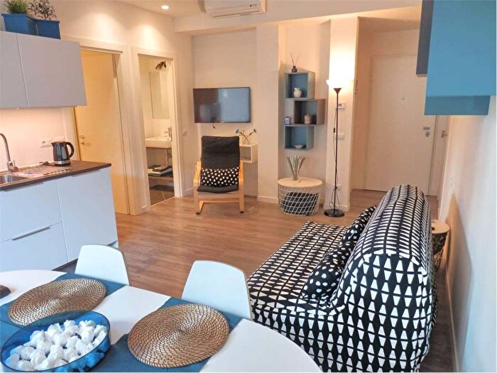 Appartamento bilocale in affitto in Valduce Crispi, Como