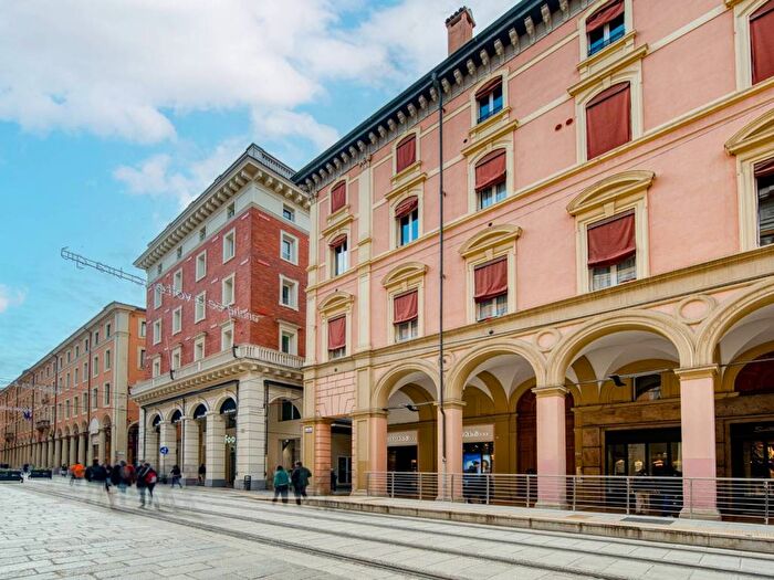 Appartamento quadrilocale in affitto in Via dellIndipendenza, Centro Storico, Bologna