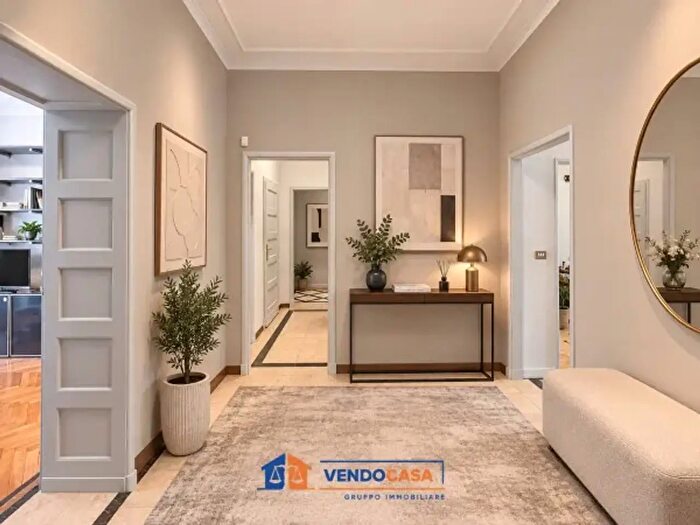 Appartamento con 6 locali in vendita in Via Sebastiano Caboto, Torino