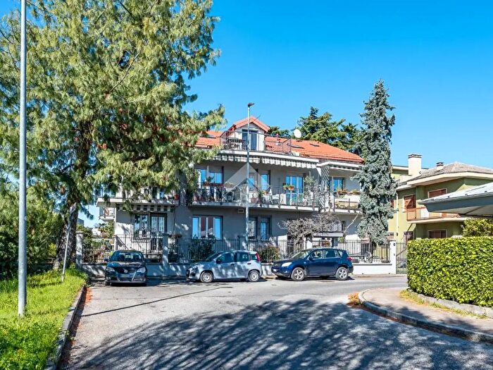 Appartamento con 5 locali in vendita in Via Sestriere, Collegno