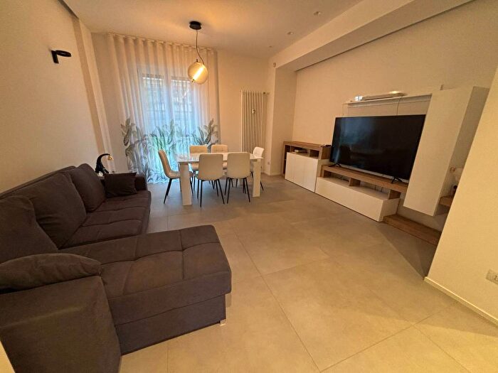Appartamento trilocale in affitto in Via Fezzan, Bande Nere, Milano