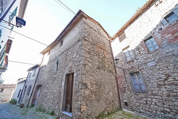 Casa monolocale in affitto in Roccalbegna