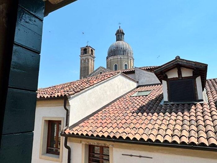 Appartamento monolocale in affitto in Via del Vescovado, Piazze Duomo, Padova