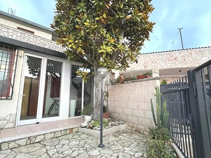 Appartamento trilocale in vendita in Via Andria, Barletta