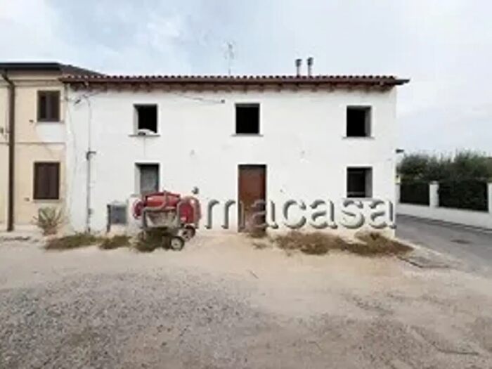 Casa con 5 locali in vendita in Via Sabbionara, Isola Della Scala