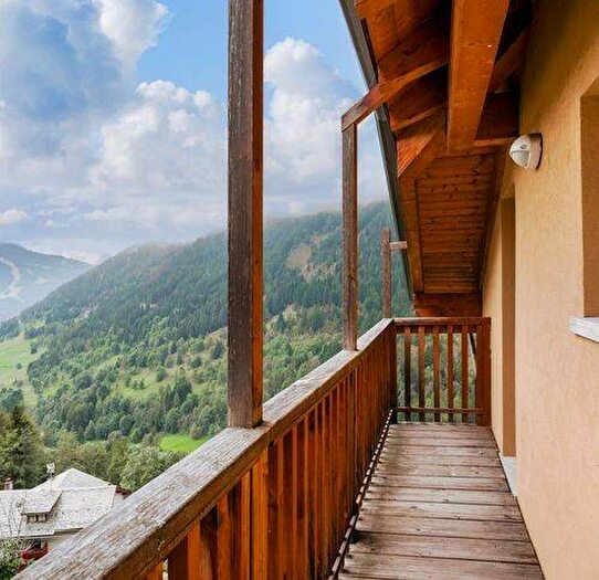 Casa quadrilocale in affitto in Via Delle Scuole, Pezzo, Ponte di Legno